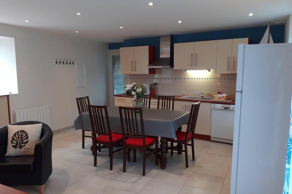 Appartement 4 Pers Dans Longere A 800M De La Plage Plouhinec  Екстериор снимка